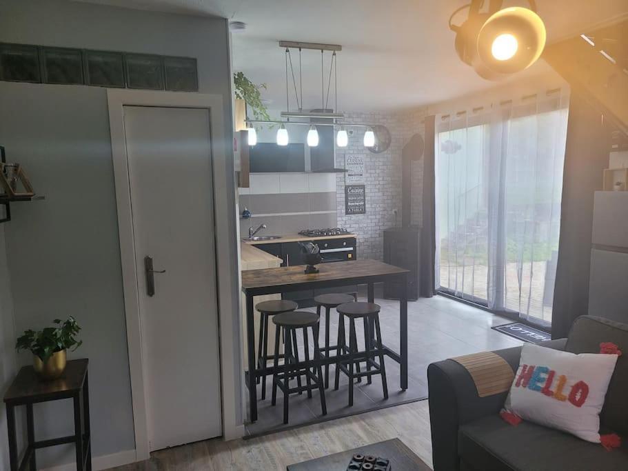Petite Maison Cosy En Duplex Eguelshardt Kültér fotó